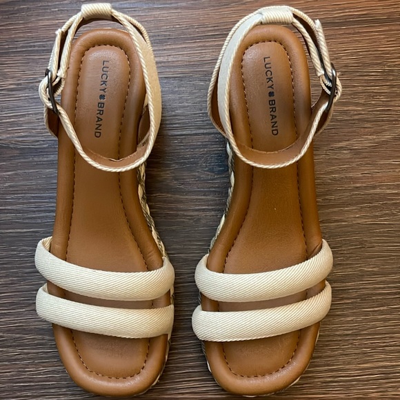 Lucky Brand Cream Wedge Size 8 - Picture 2 of 4